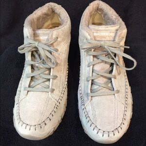 MAKE an OFFER Women’s Moccasin Booties